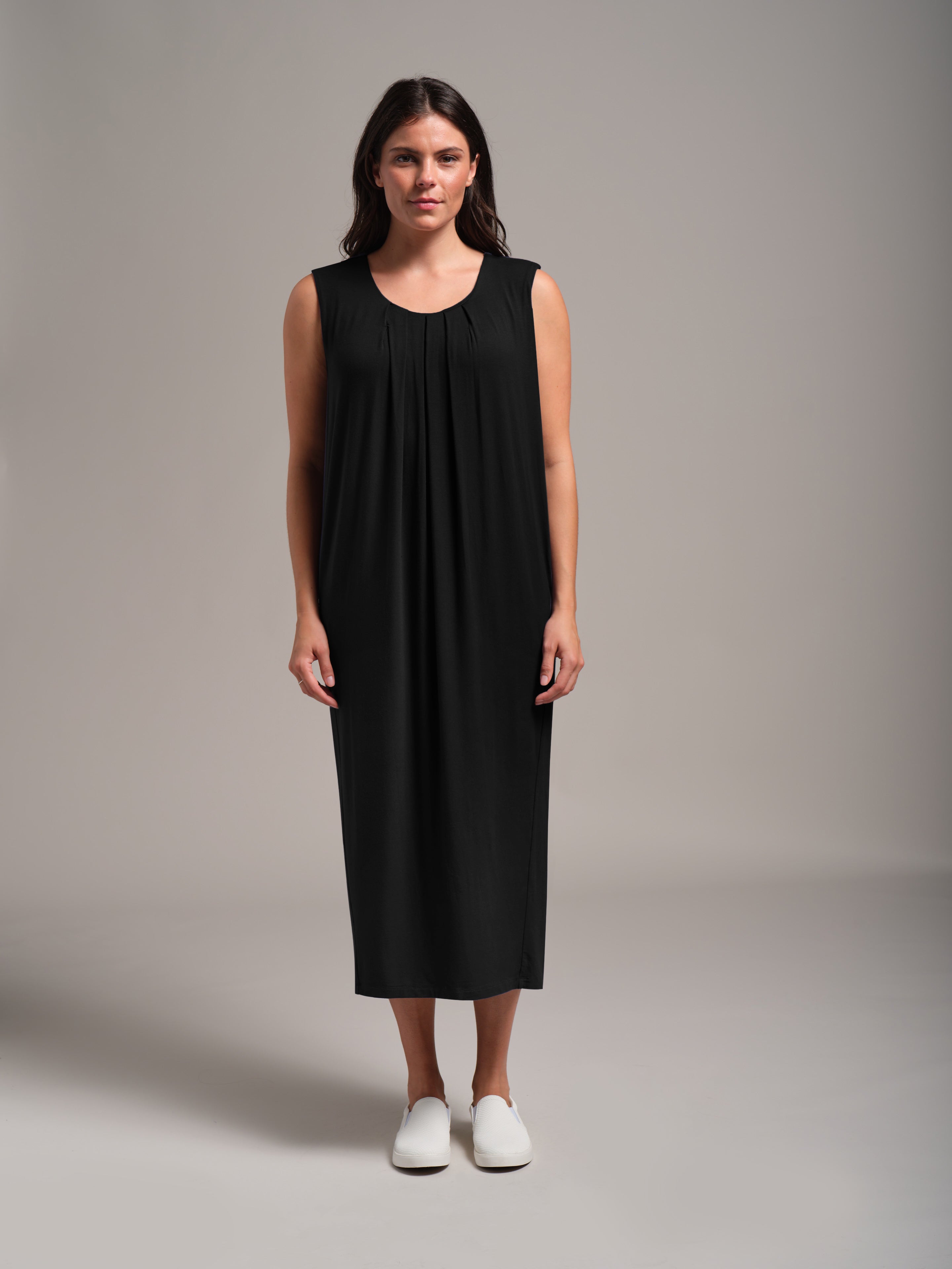Soft Pleated Knee-Length Dress – Kindred New York