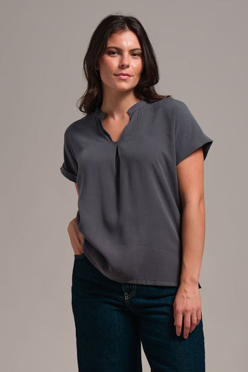 CLASSIC FIT U NECK DETAIL WOVEN TOP